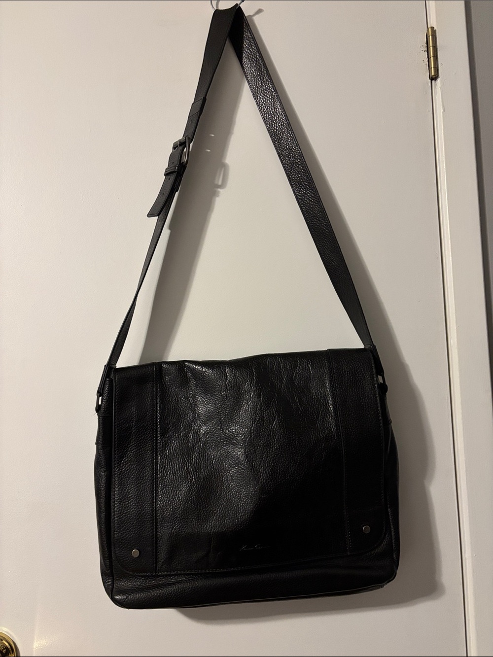 Kenneth Cole Black Leather Messenger Bag